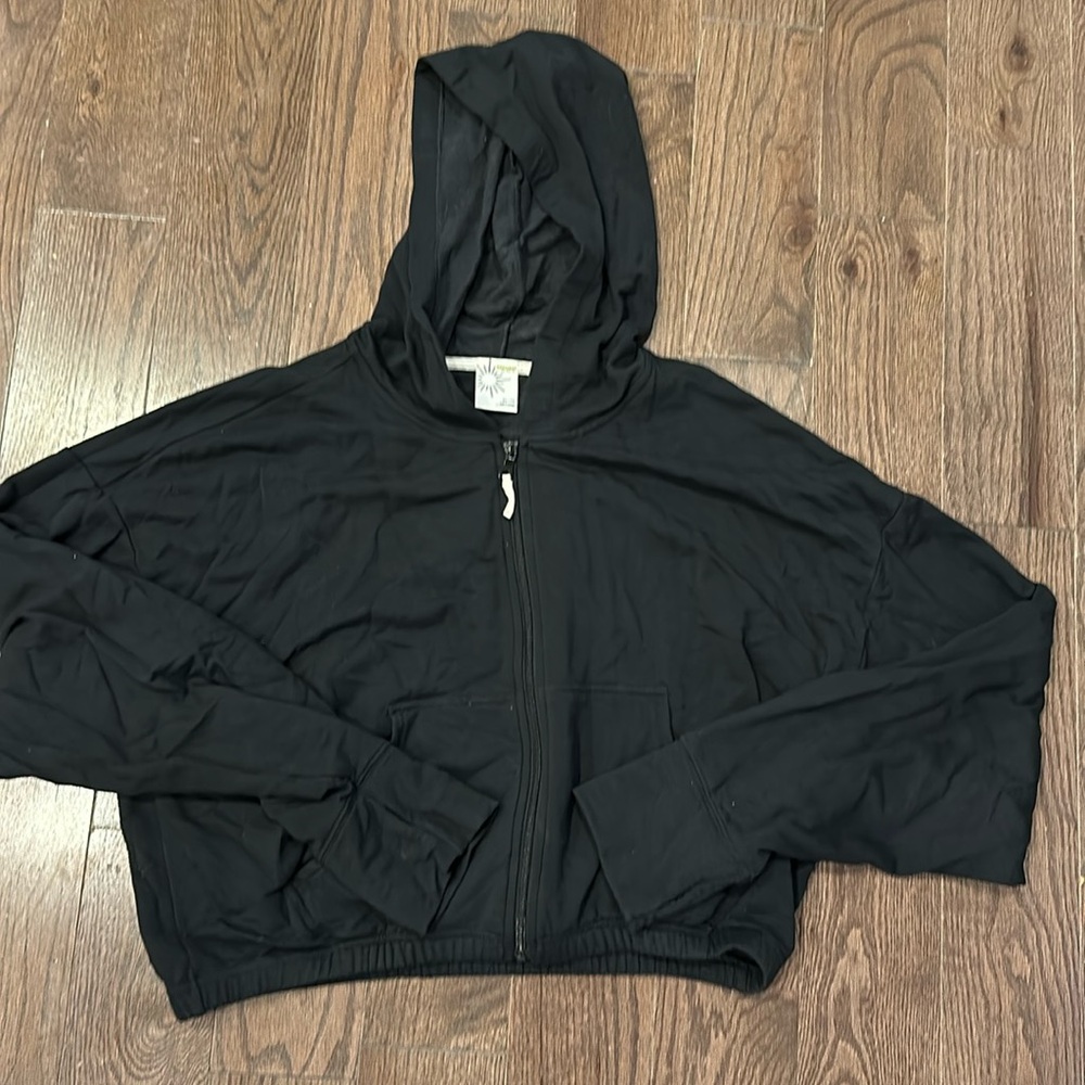 Black zip up cropped hoodie